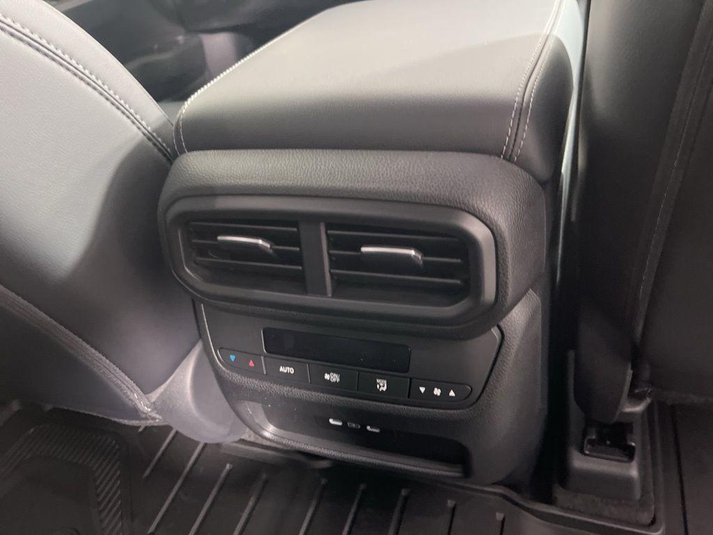 new 2025 Honda Pilot car, priced at $44,995