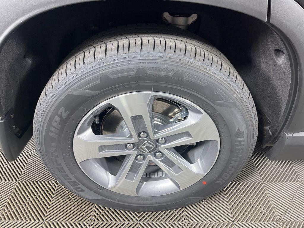 new 2025 Honda Pilot car, priced at $44,995