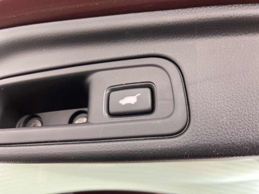 used 2021 Honda Pilot car, priced at $29,900