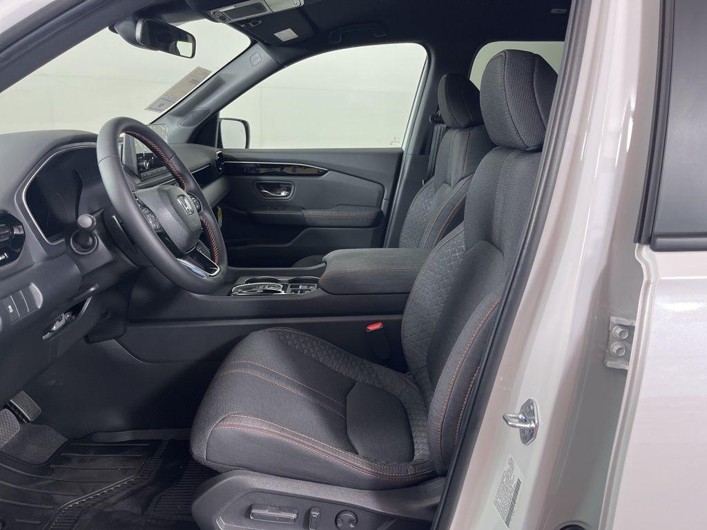 new 2025 Honda Pilot car