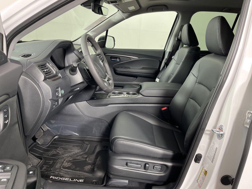 new 2025 Honda Ridgeline car, priced at $43,282