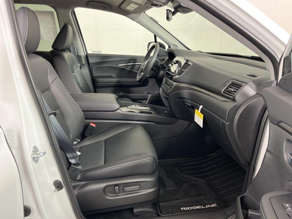 new 2025 Honda Ridgeline car, priced at $43,282