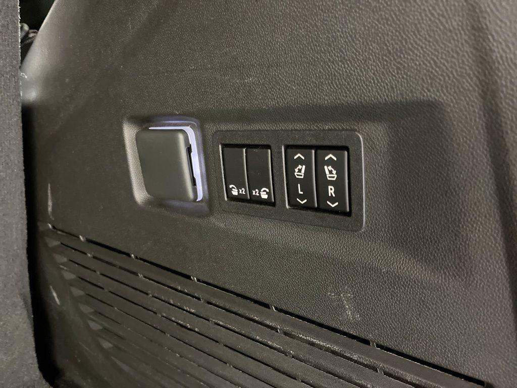 used 2021 GMC Yukon car, priced at $47,940