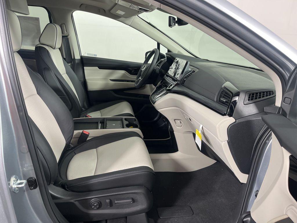 new 2026 Honda Odyssey car, priced at $53,205