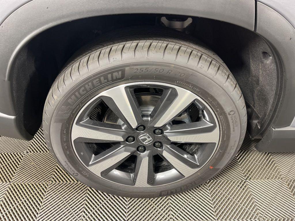 new 2025 Honda Pilot car, priced at $50,670