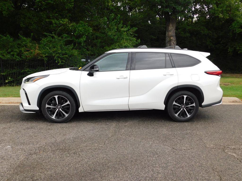 used 2021 Toyota Highlander car, priced at $30,187