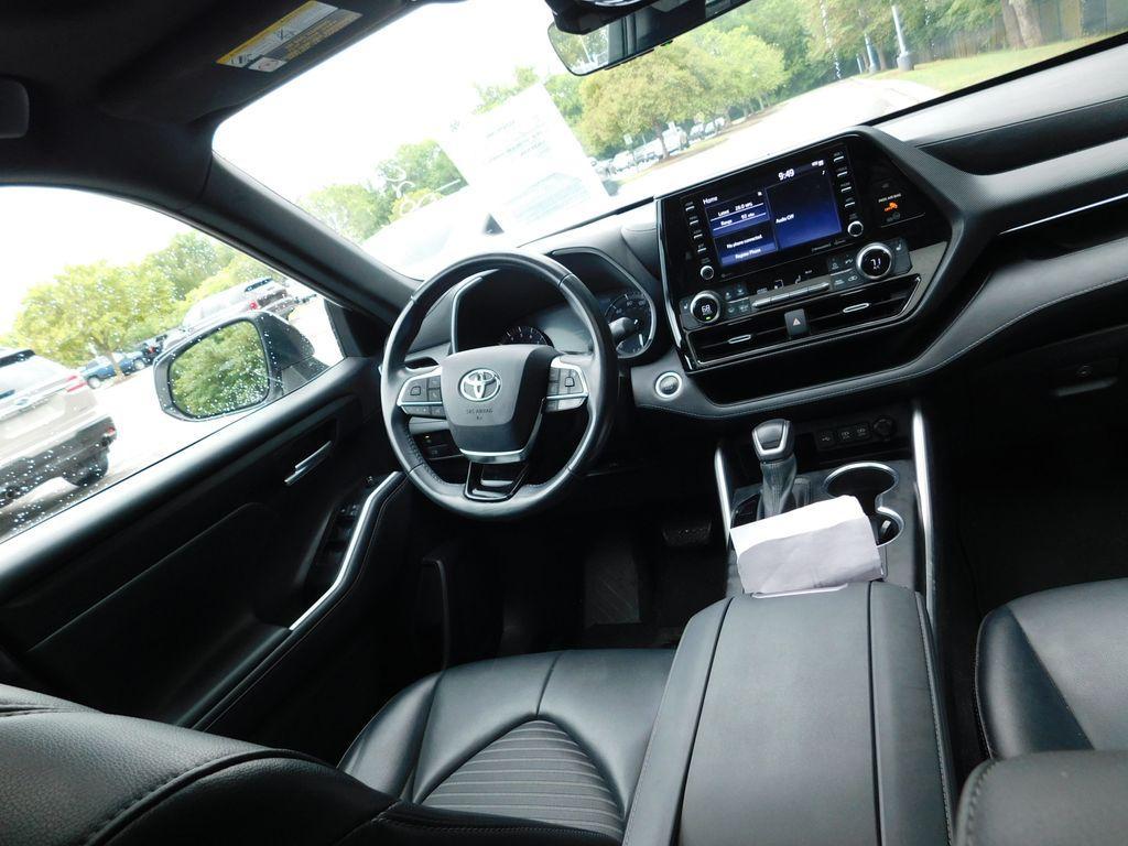 used 2021 Toyota Highlander car, priced at $30,187