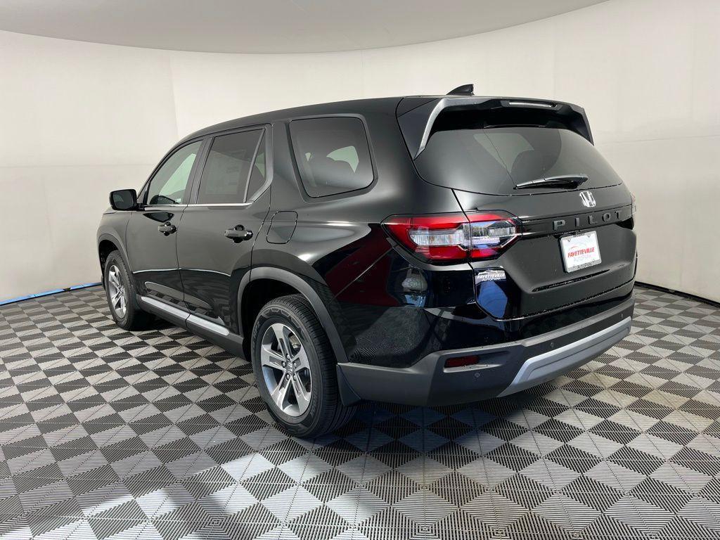 new 2025 Honda Pilot car, priced at $44,995