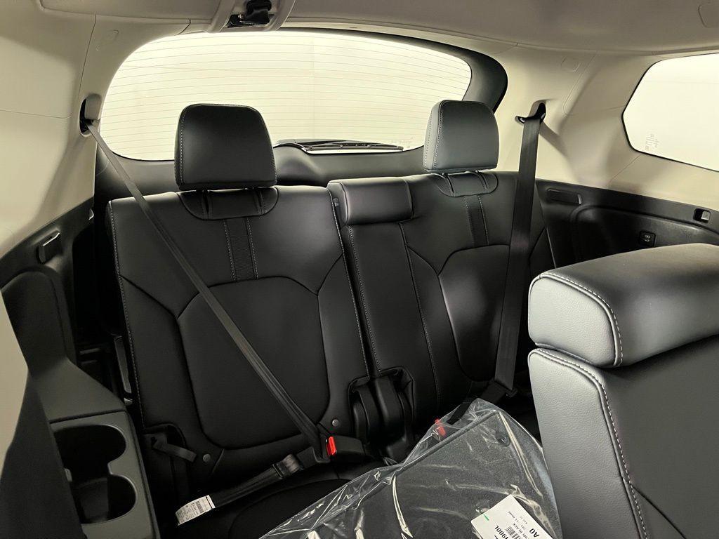 new 2025 Honda Pilot car, priced at $44,995