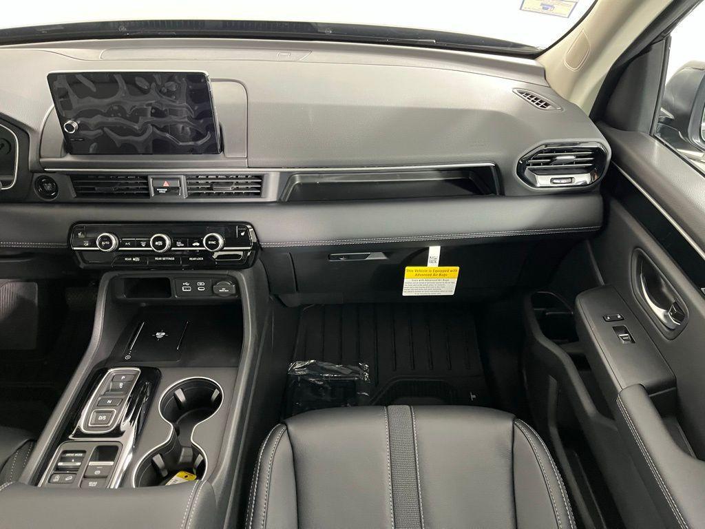 new 2025 Honda Pilot car, priced at $44,995