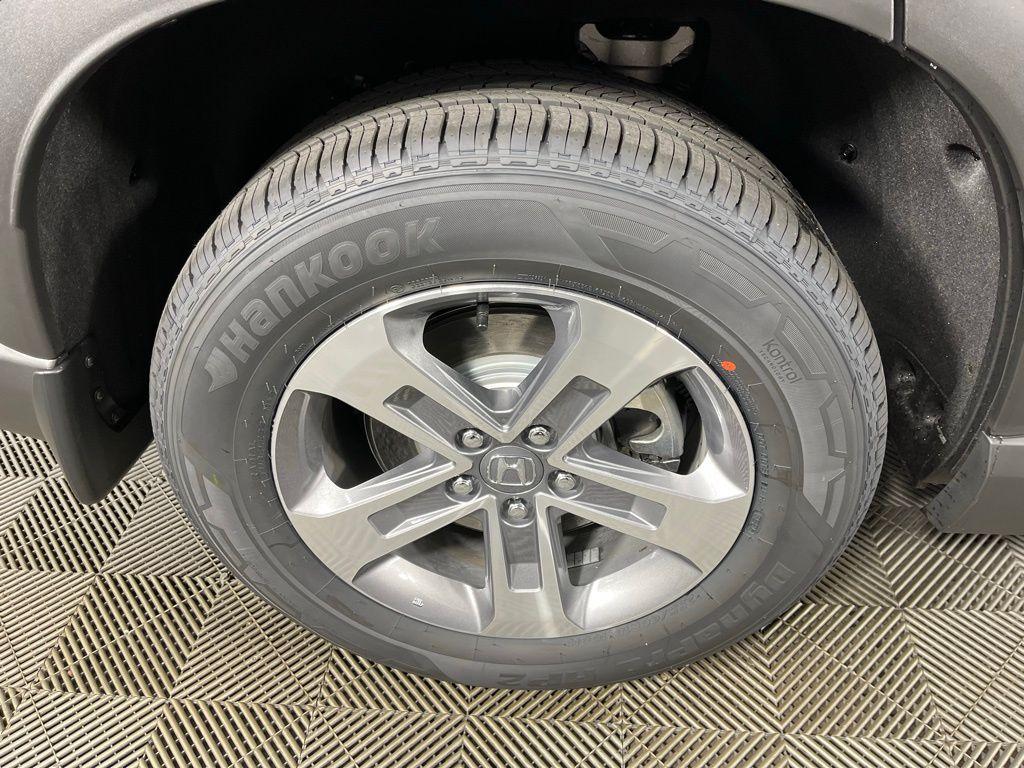 new 2025 Honda Pilot car, priced at $44,995