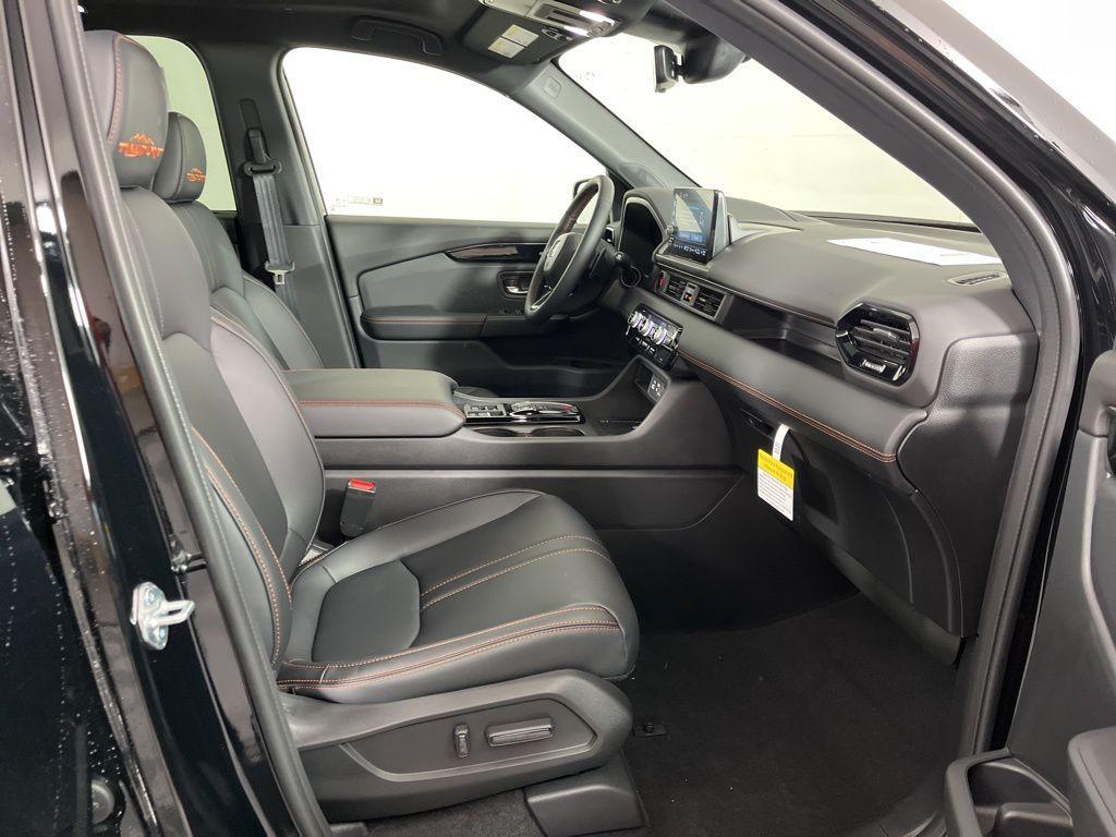 new 2025 Honda Pilot car, priced at $51,580