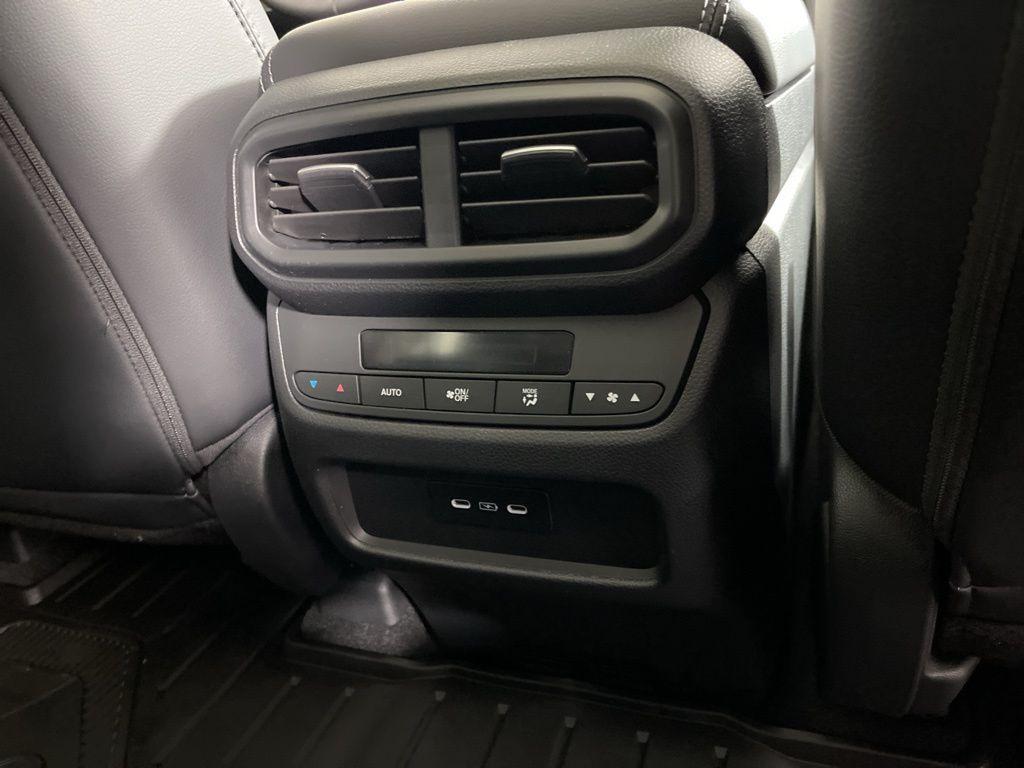 new 2025 Honda Pilot car, priced at $49,405