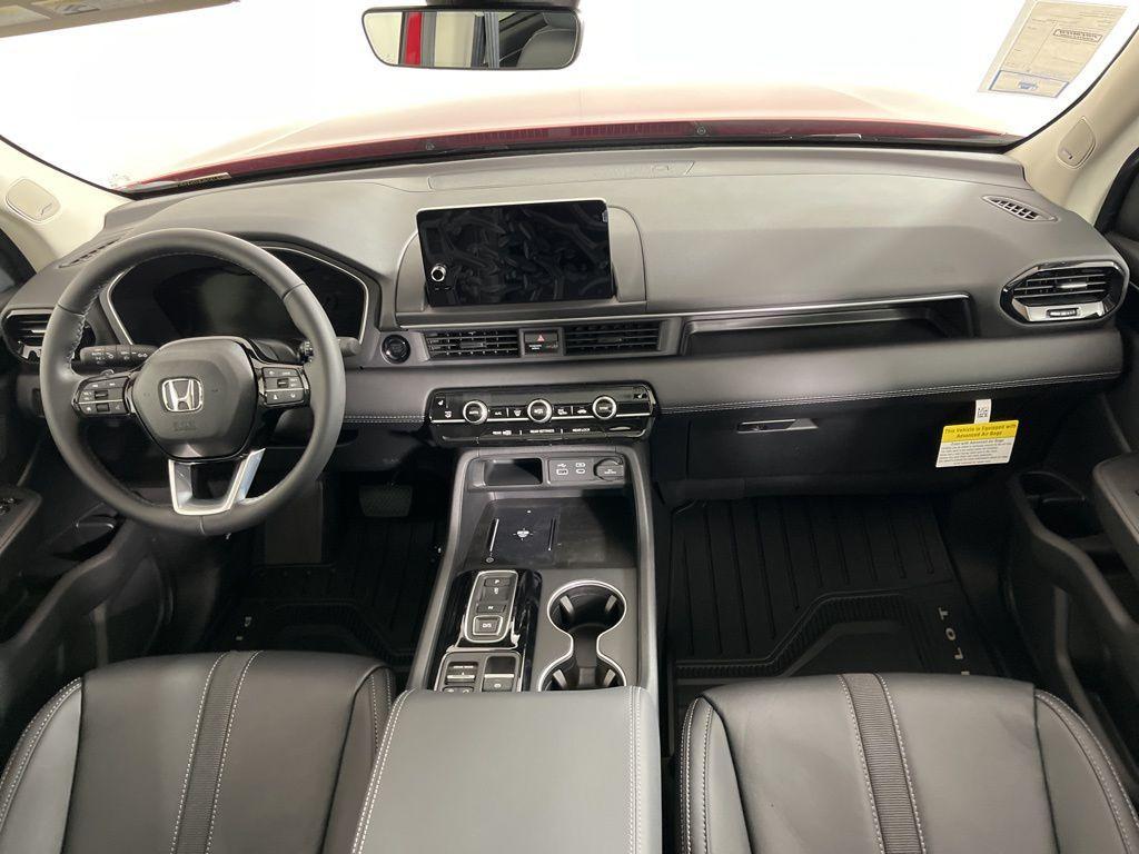 new 2025 Honda Pilot car, priced at $49,405