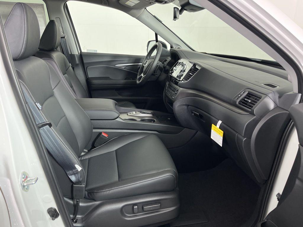 new 2025 Honda Ridgeline car, priced at $44,322
