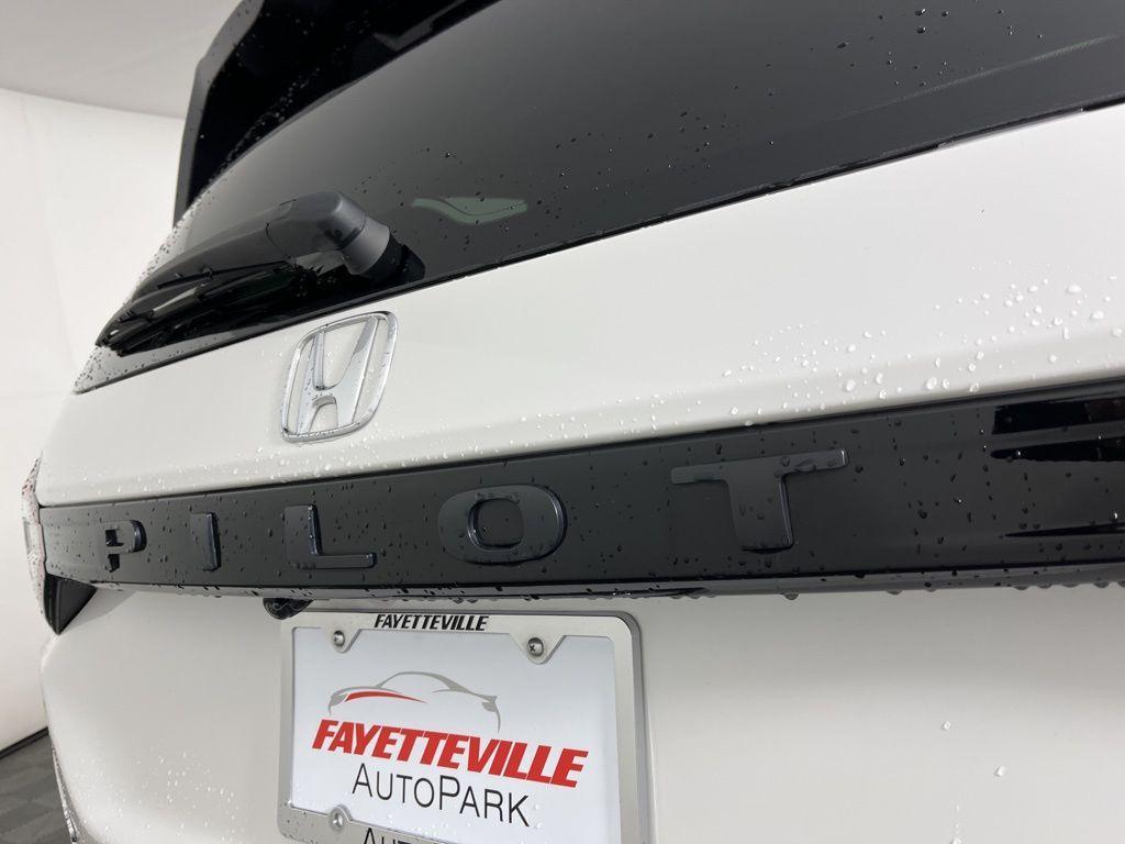 used 2023 Honda Pilot car, priced at $42,997