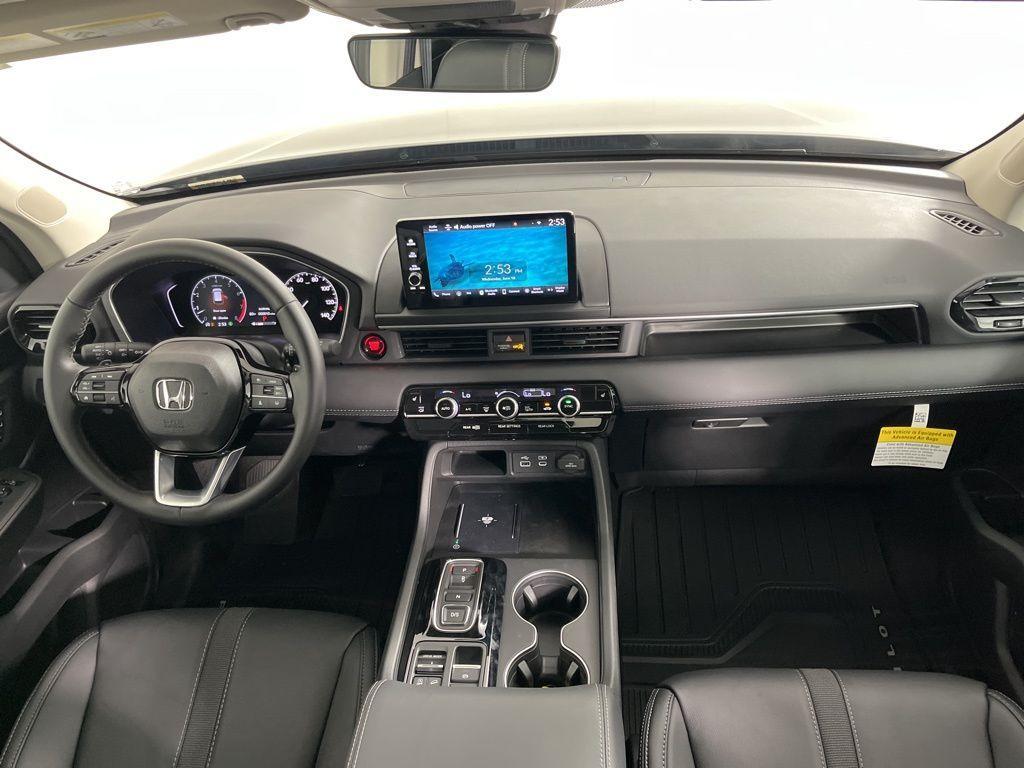 new 2025 Honda Pilot car, priced at $48,530