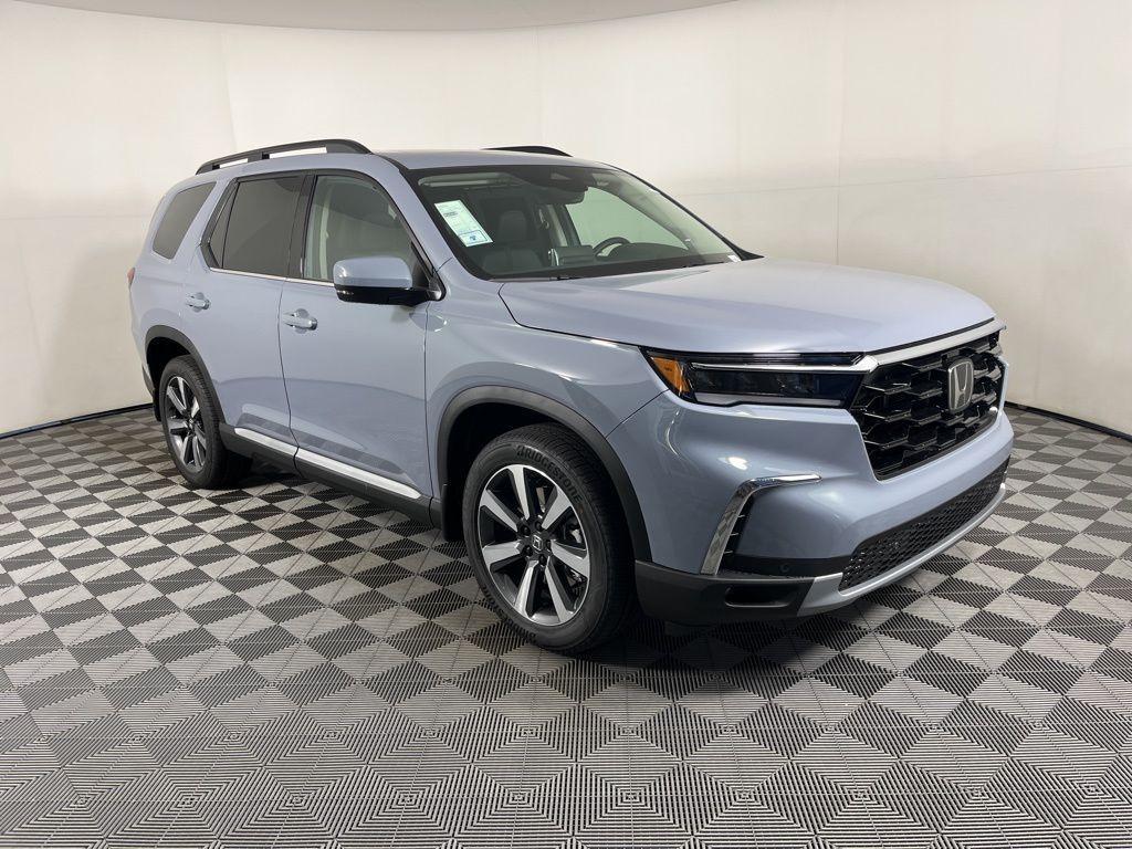 new 2025 Honda Pilot car, priced at $51,505