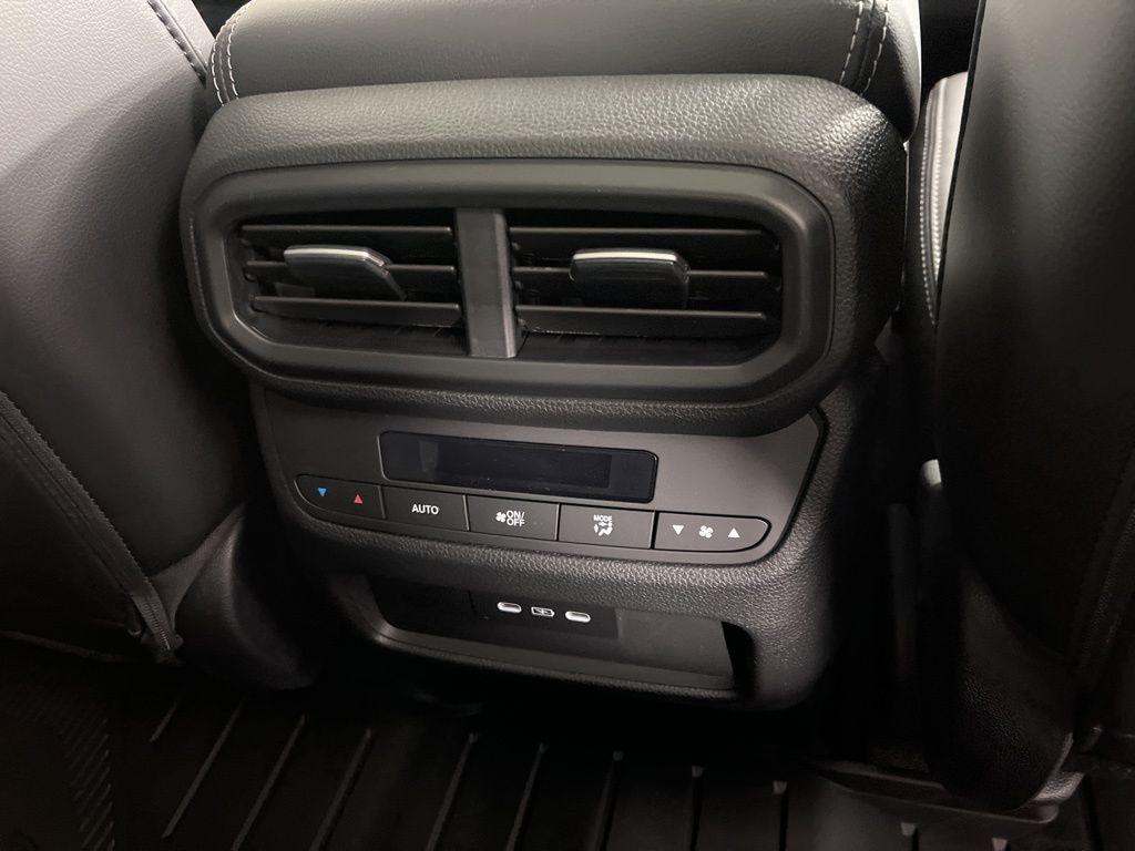 new 2025 Honda Pilot car, priced at $51,505