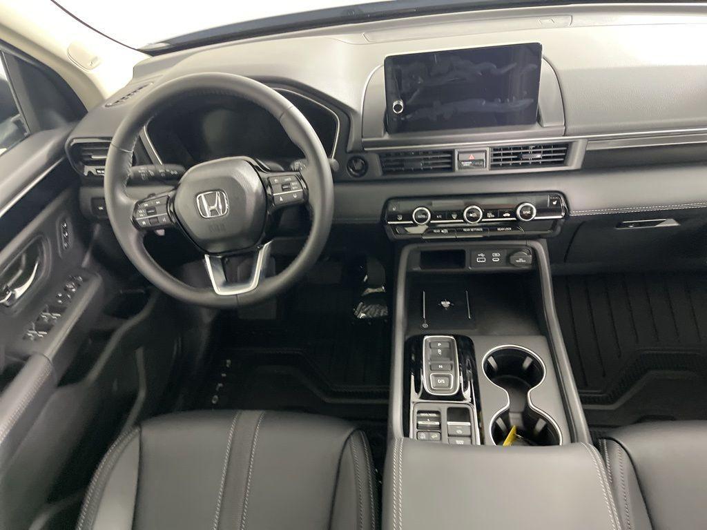 new 2025 Honda Pilot car, priced at $51,505