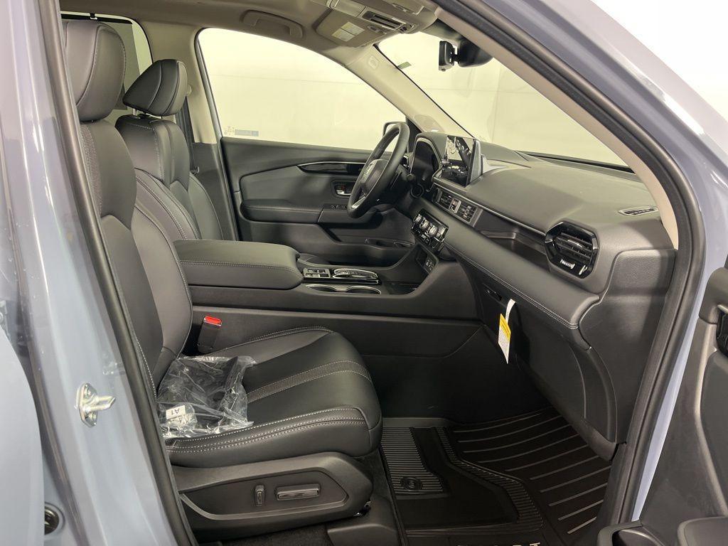 new 2025 Honda Pilot car, priced at $51,505