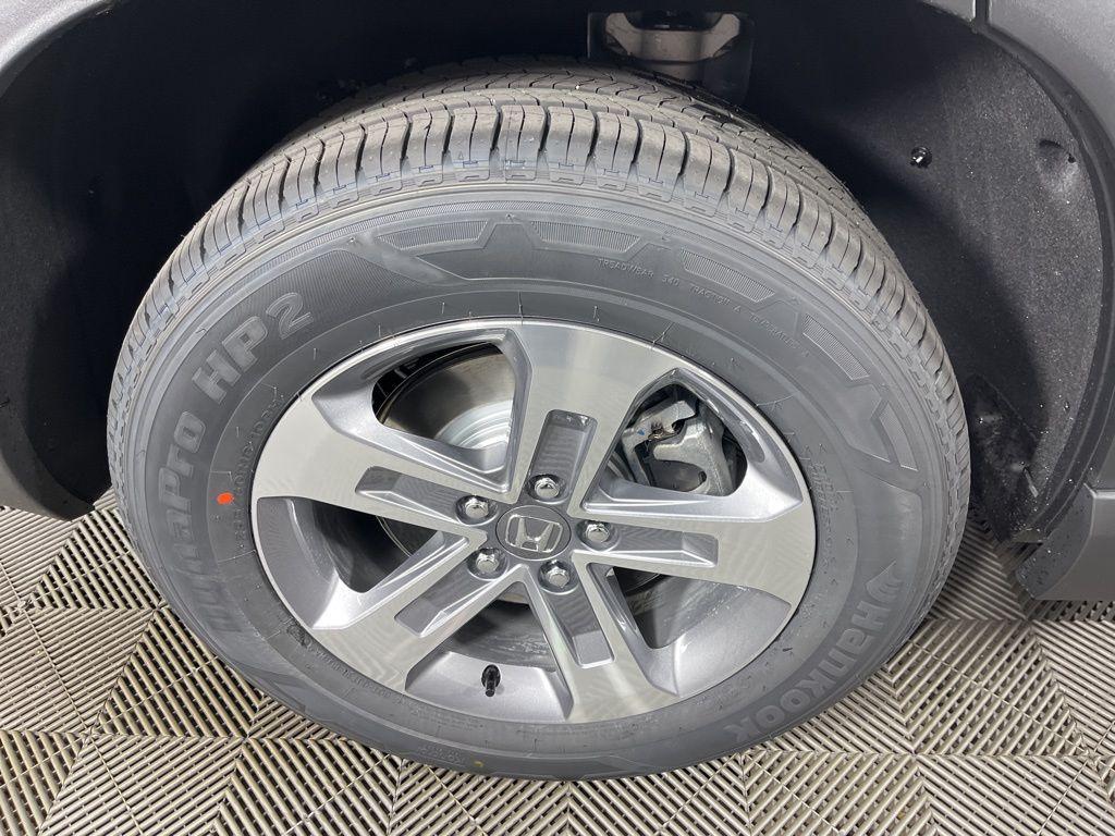 new 2025 Honda Pilot car, priced at $46,180