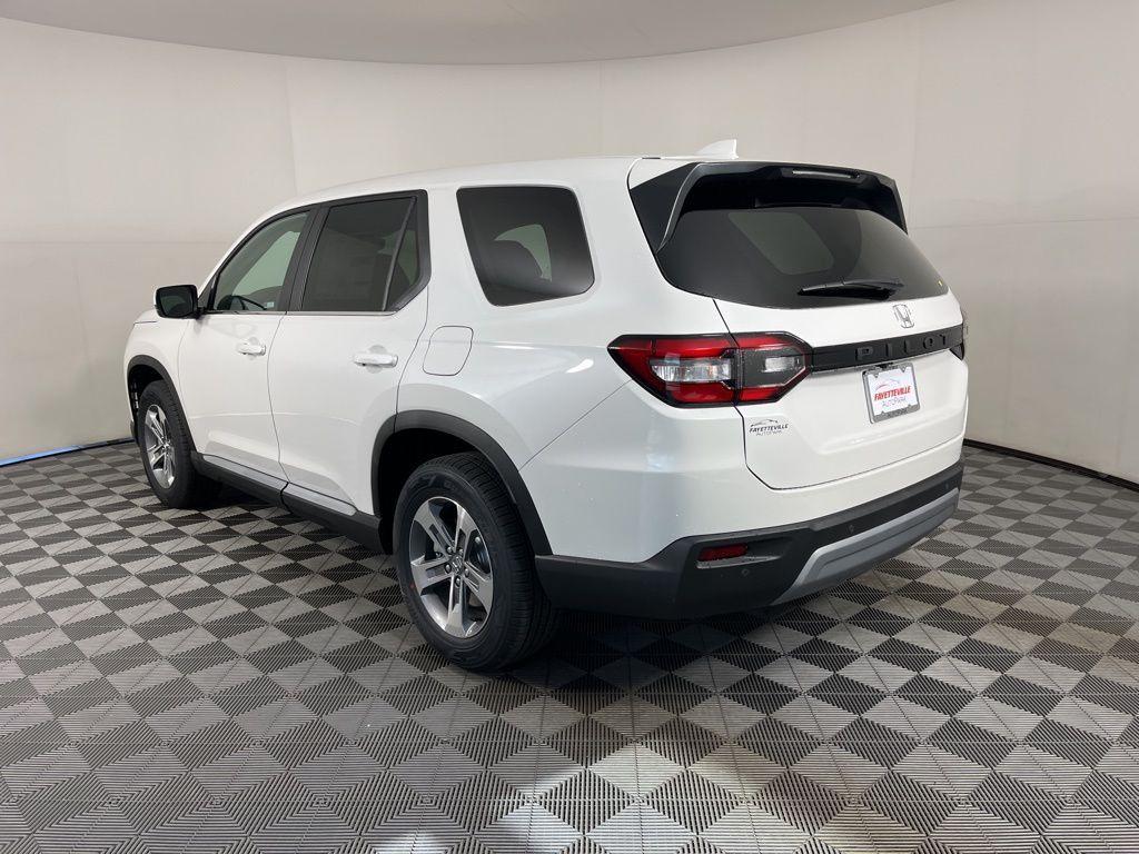 new 2025 Honda Pilot car, priced at $46,180