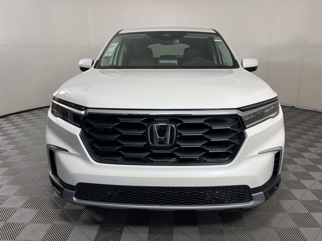new 2025 Honda Pilot car, priced at $46,180