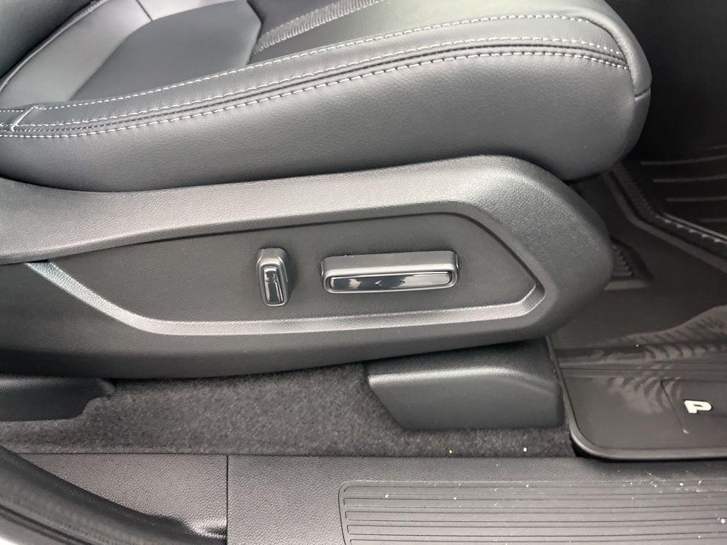 new 2025 Honda Pilot car, priced at $46,180