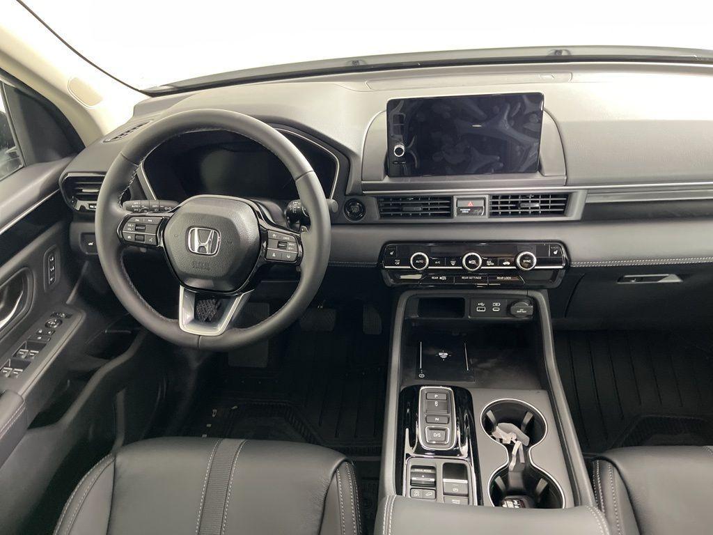 new 2025 Honda Pilot car, priced at $46,180