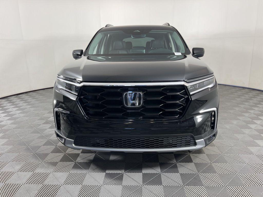used 2025 Honda Pilot car, priced at $47,500