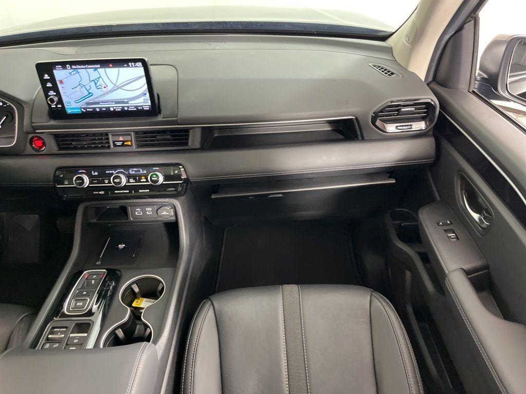 used 2025 Honda Pilot car, priced at $47,500
