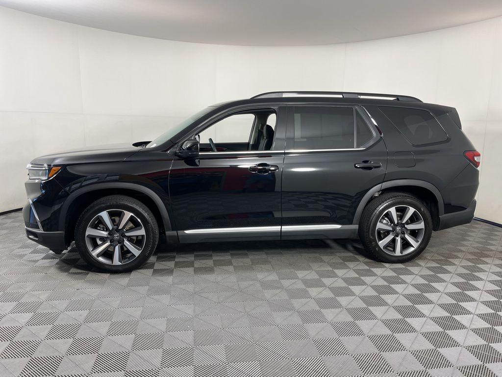 used 2025 Honda Pilot car, priced at $47,500