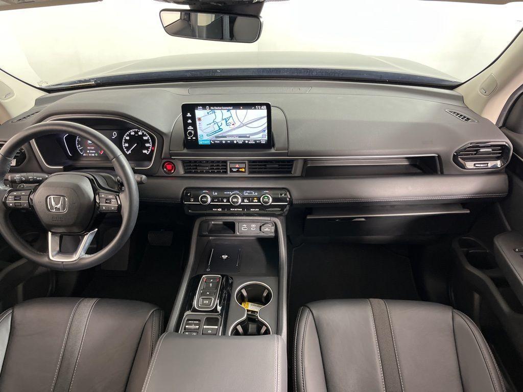 used 2025 Honda Pilot car, priced at $47,500