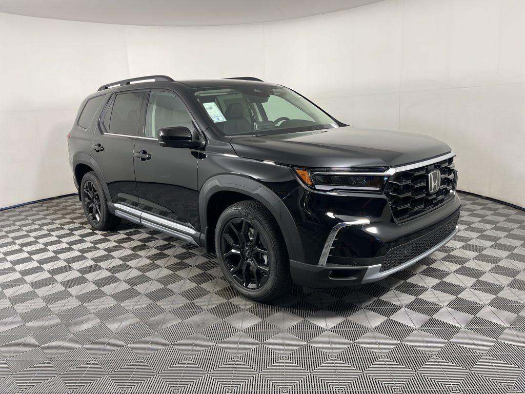new 2025 Honda Pilot car, priced at $50,576