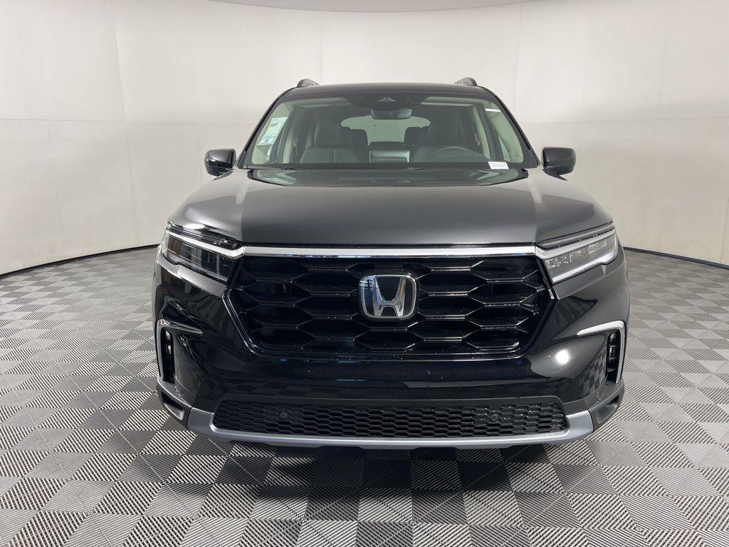new 2025 Honda Pilot car, priced at $50,576