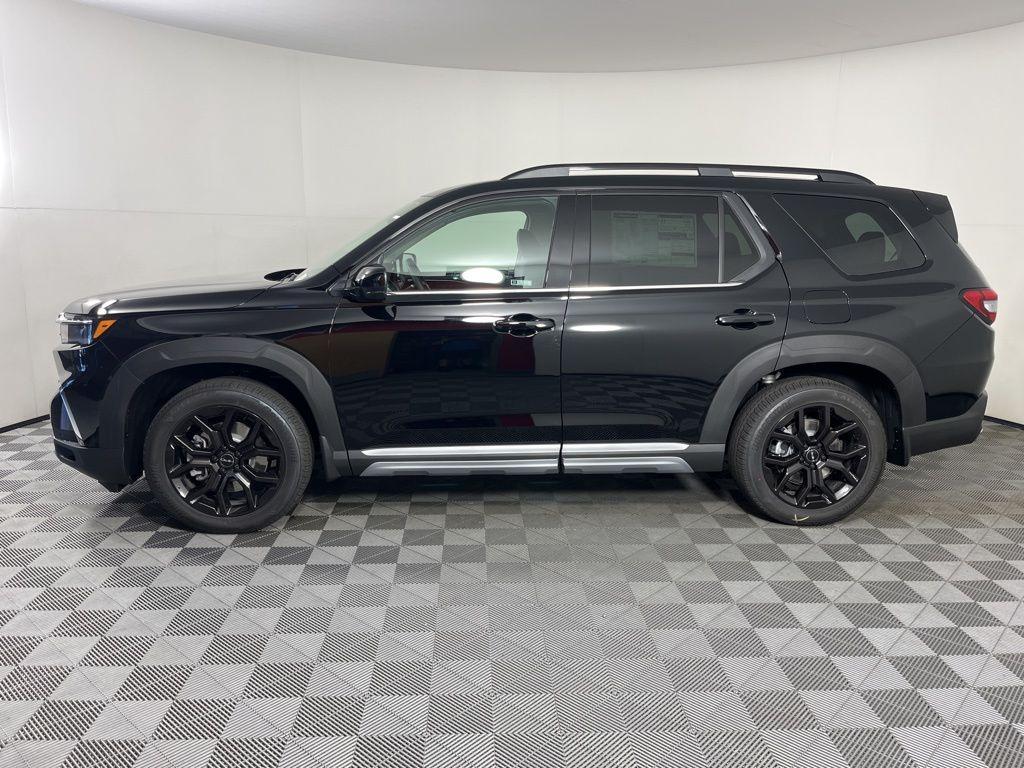 new 2025 Honda Pilot car, priced at $50,576