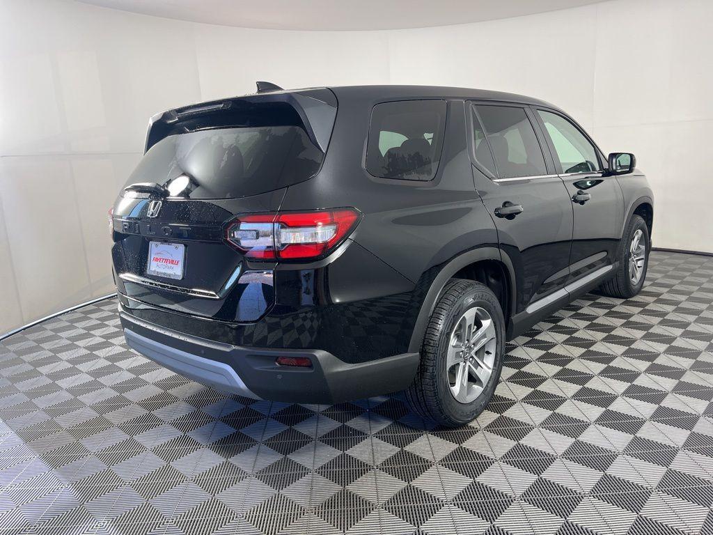 new 2025 Honda Pilot car, priced at $44,895