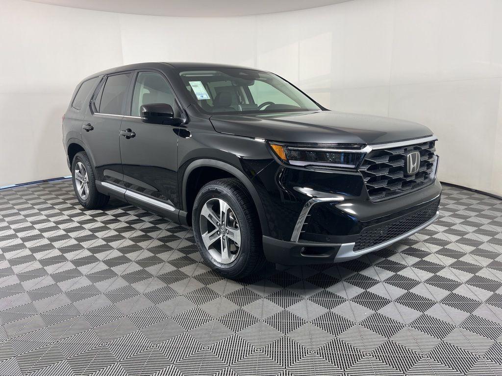 new 2025 Honda Pilot car, priced at $44,895