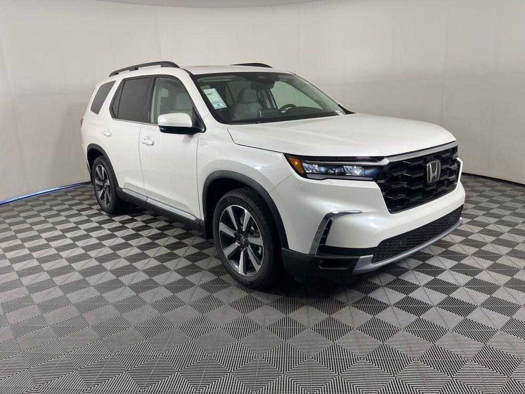 new 2025 Honda Pilot car, priced at $50,395