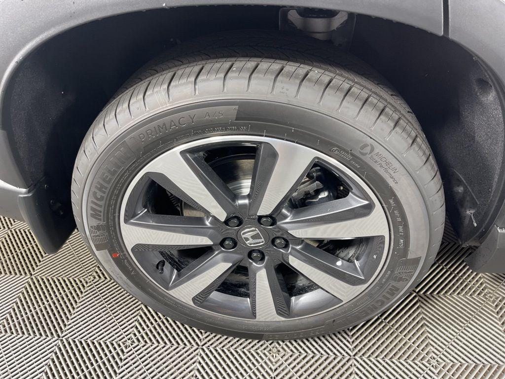 new 2025 Honda Pilot car, priced at $50,395