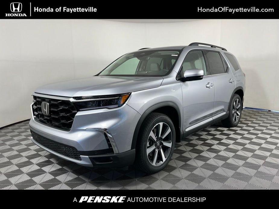 new 2025 Honda Pilot car, priced at $51,415