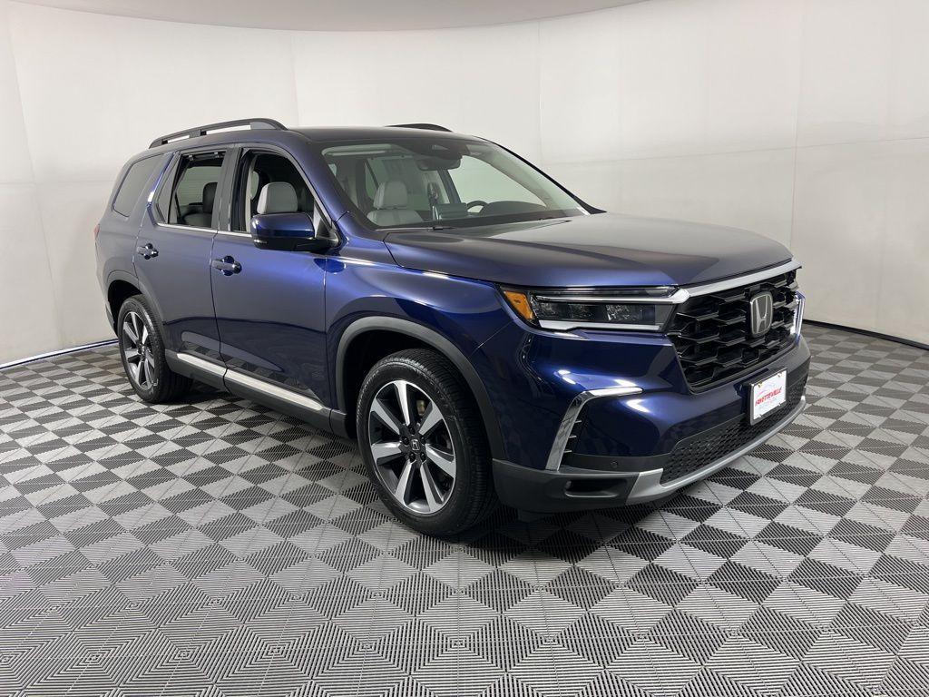 used 2023 Honda Pilot car, priced at $39,948