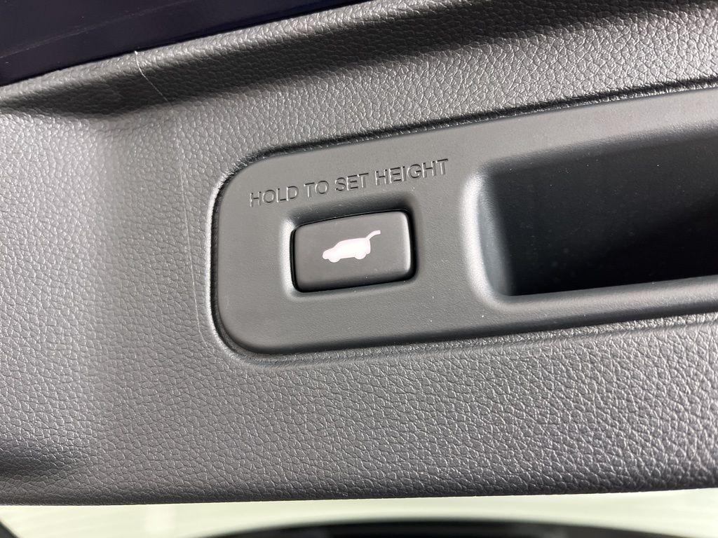 used 2023 Honda Pilot car, priced at $39,948