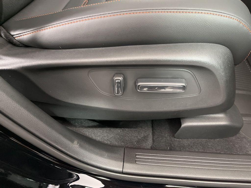 new 2025 Honda CR-V Hybrid car, priced at $39,045