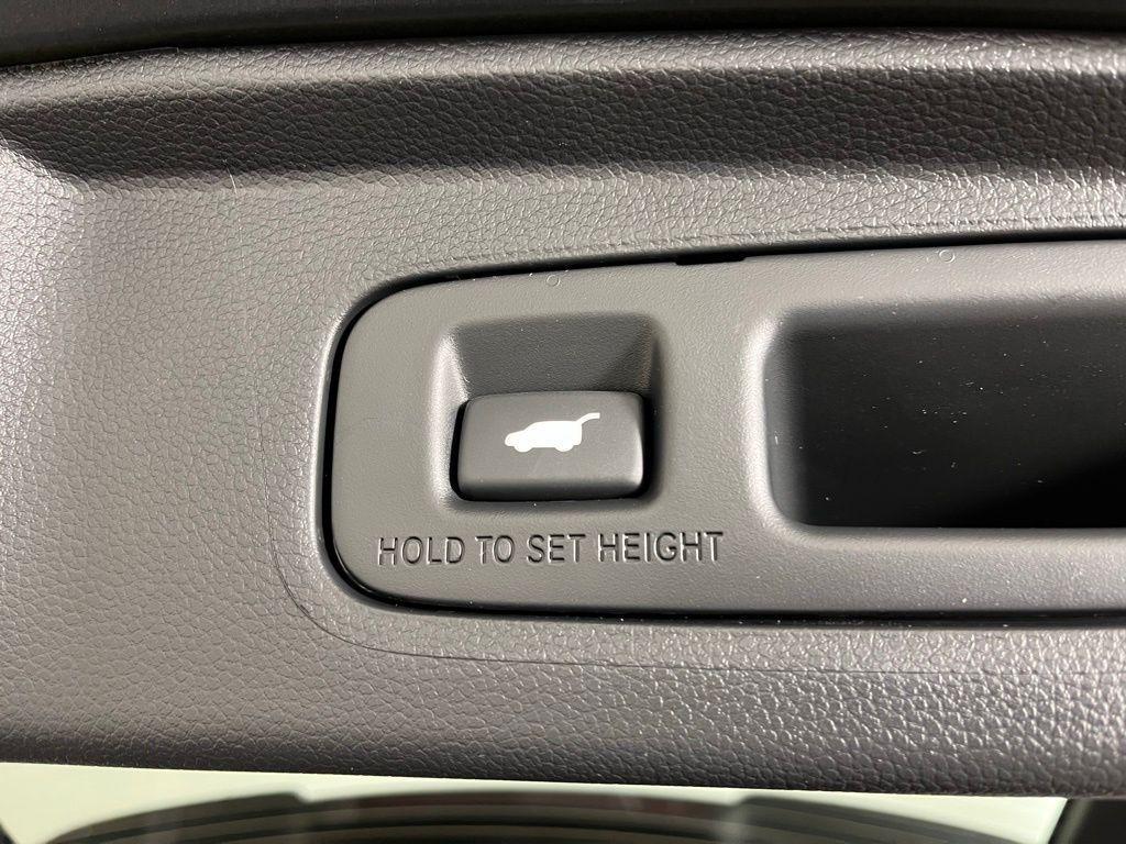 new 2025 Honda CR-V Hybrid car, priced at $39,609
