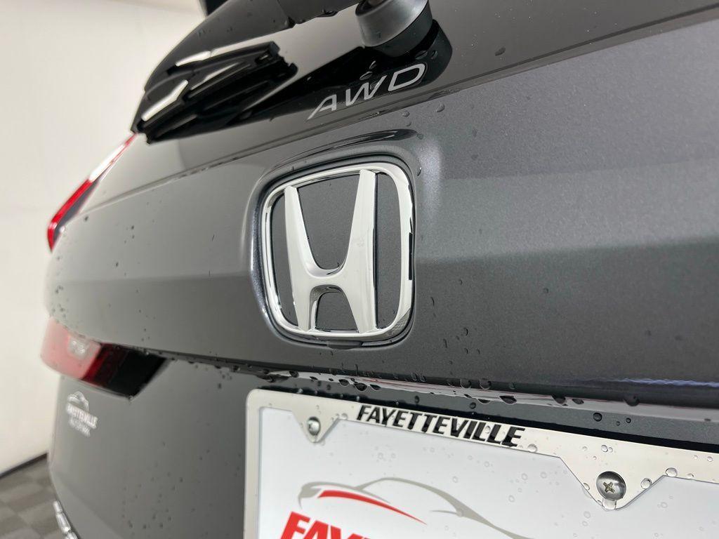 new 2025 Honda CR-V Hybrid car, priced at $39,609