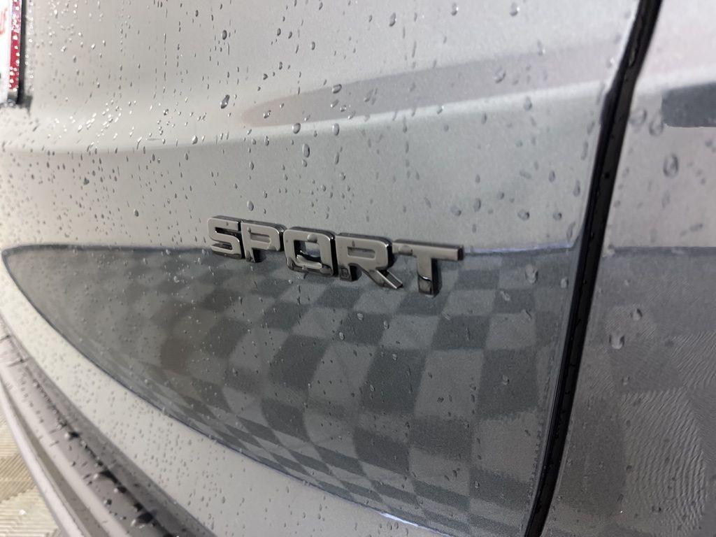 new 2026 Honda CR-V Hybrid car, priced at $41,675