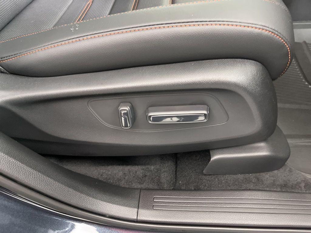 new 2026 Honda CR-V Hybrid car, priced at $41,675