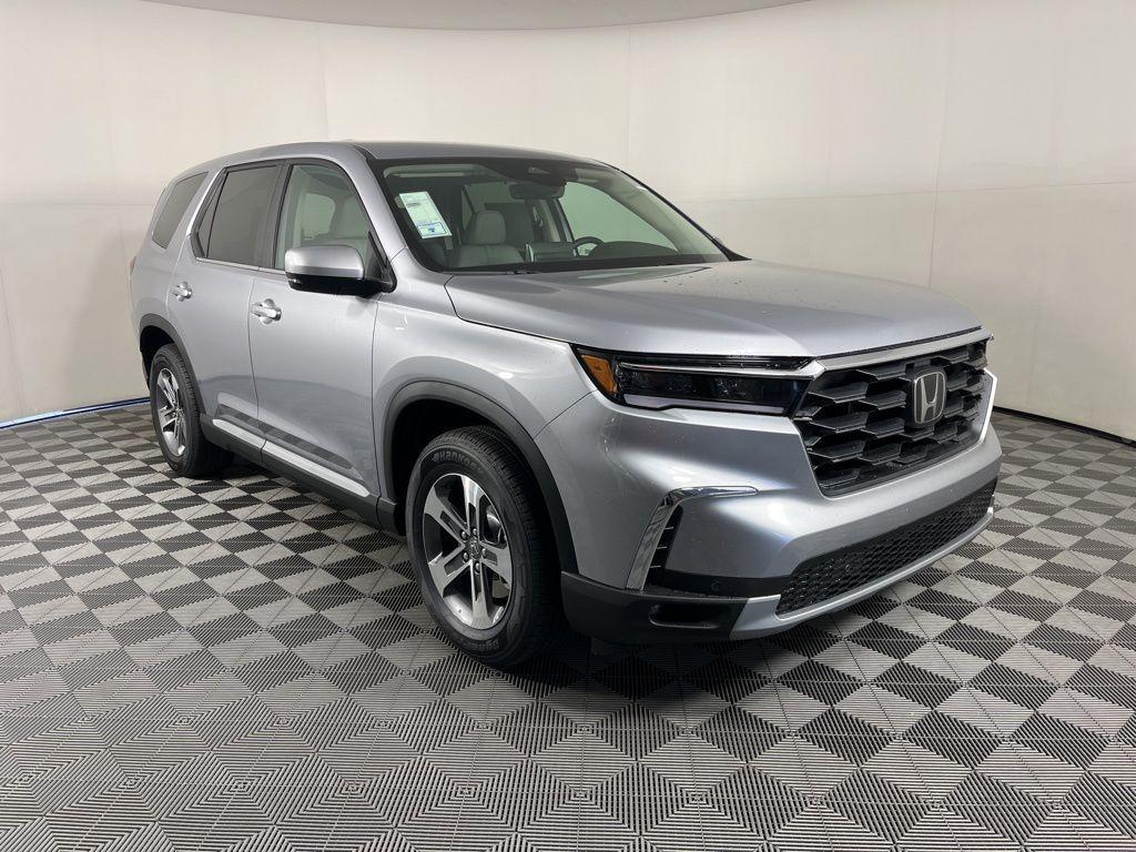 new 2025 Honda Pilot car, priced at $46,430